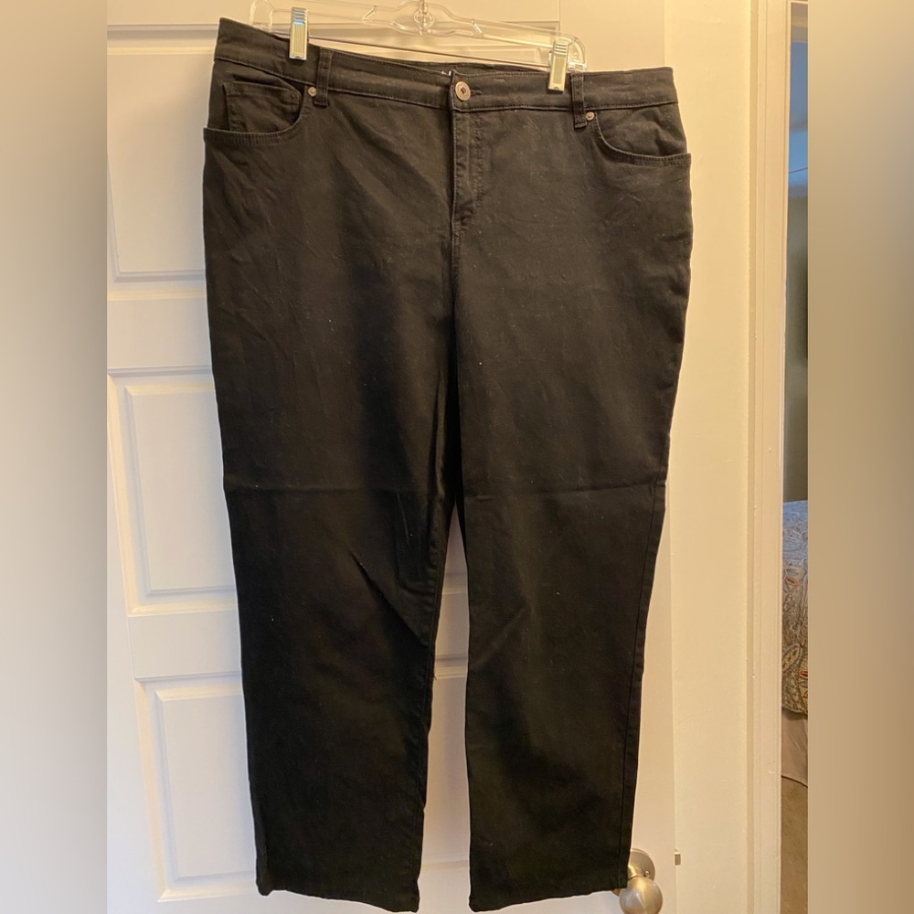 Style & Co capris, black